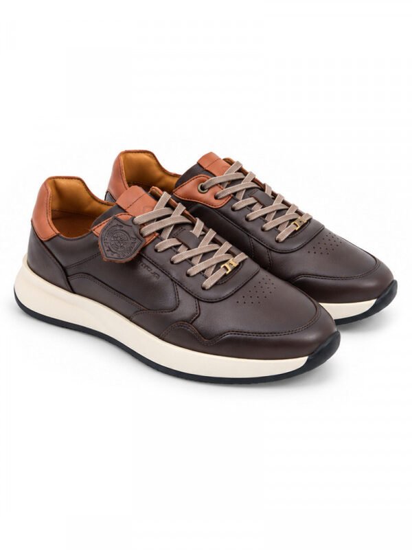AMBITIOUS SNEACKERS