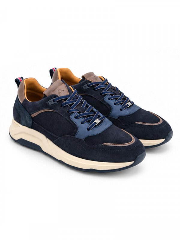 AMBITIOUS SNEACKERS